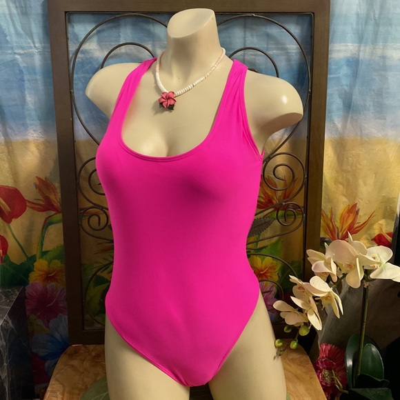 Retro-Style 1 Pc Swimsuit - Picture 1 of 4